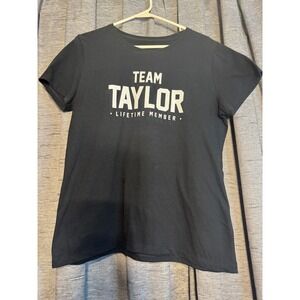 Team Taylor Lifetime Member Black T-Shirt Concert Fan Swiftie Medium‎